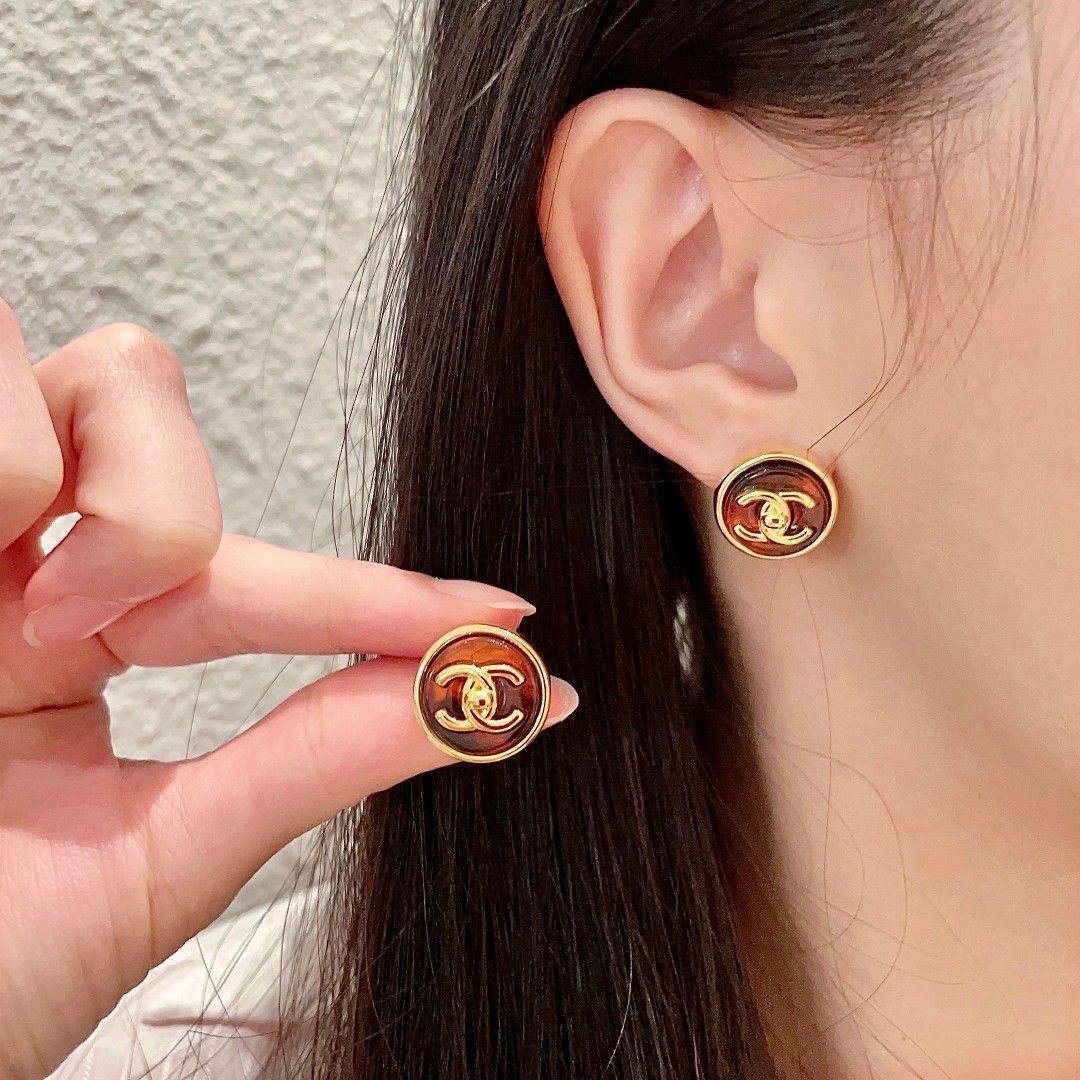 【今日特価】Chanel ヴィンテージ アルファベットピアス 送料無料!限定セール価格