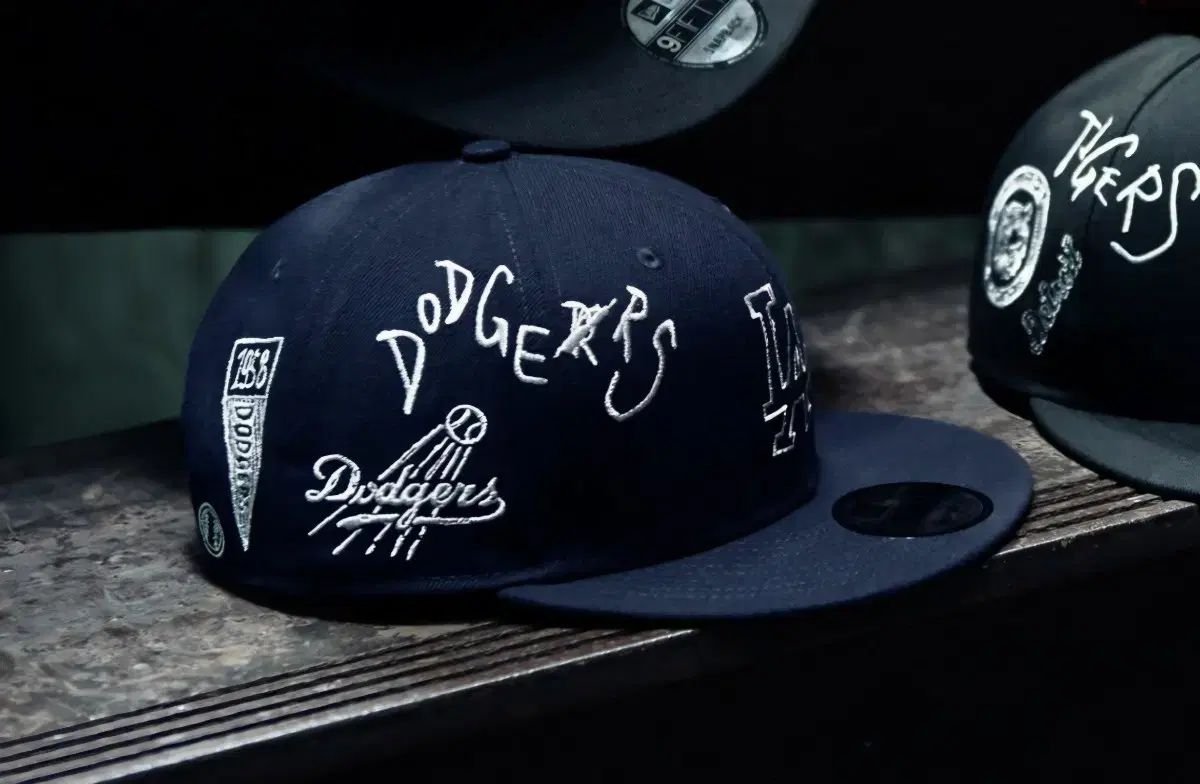 NEW ERA LA ドジャーズ 950 ハンドライティング スナップバック ベースボールキャップ