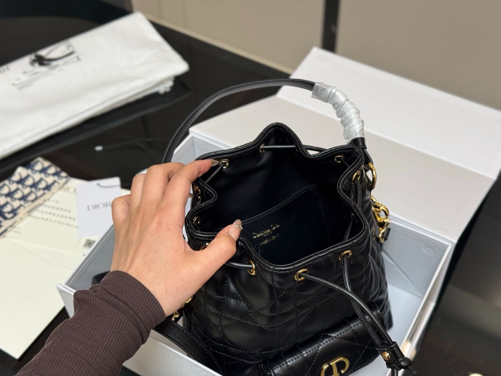 【今日特価】DIOR CARO バケットバッグ-MM輸入2 【今日特価】DIOR CARO バケットバッグ-MM輸入2