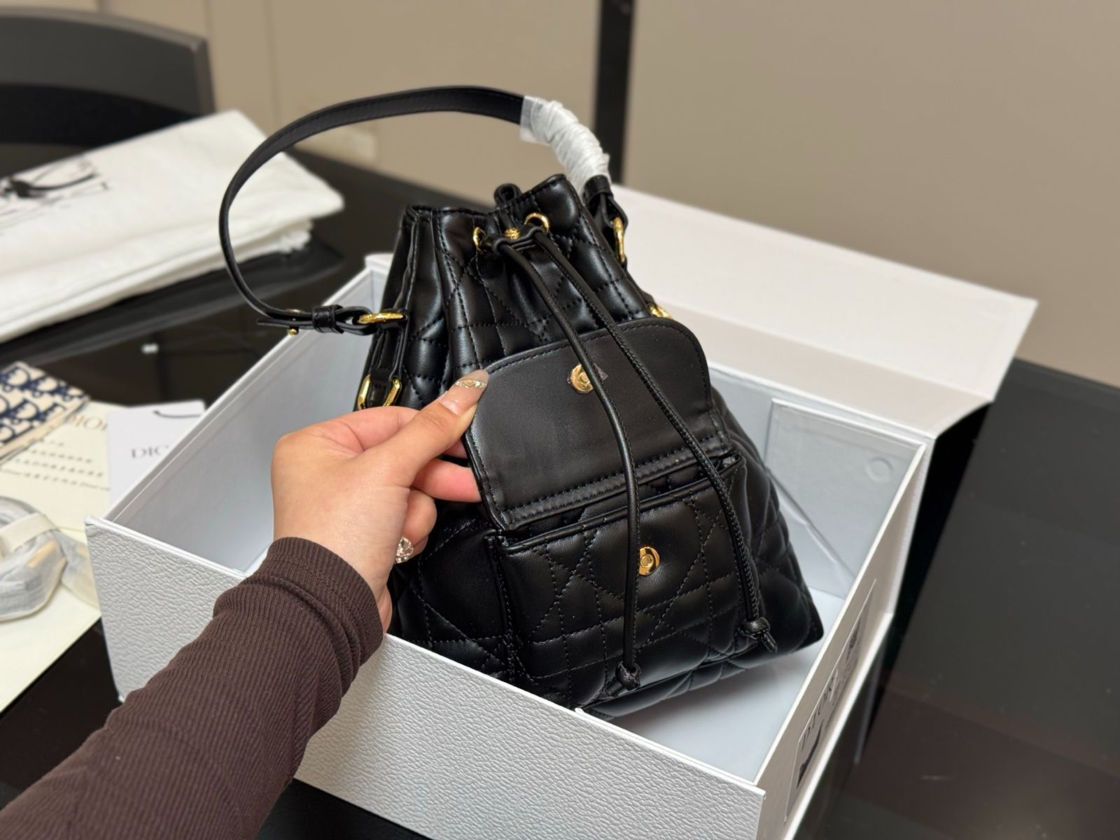 【今日特価】DIOR CARO バケットバッグ-MM輸入2 【今日特価】DIOR CARO バケットバッグ-MM輸入2