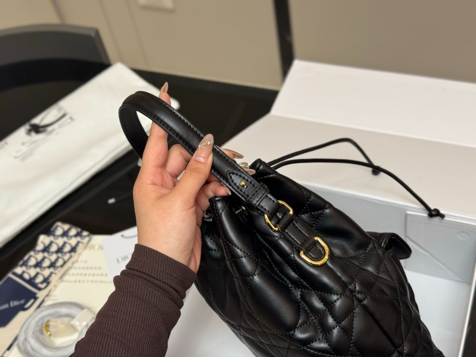 【今日特価】DIOR CARO バケットバッグ-MM輸入2 【今日特価】DIOR CARO バケットバッグ-MM輸入2