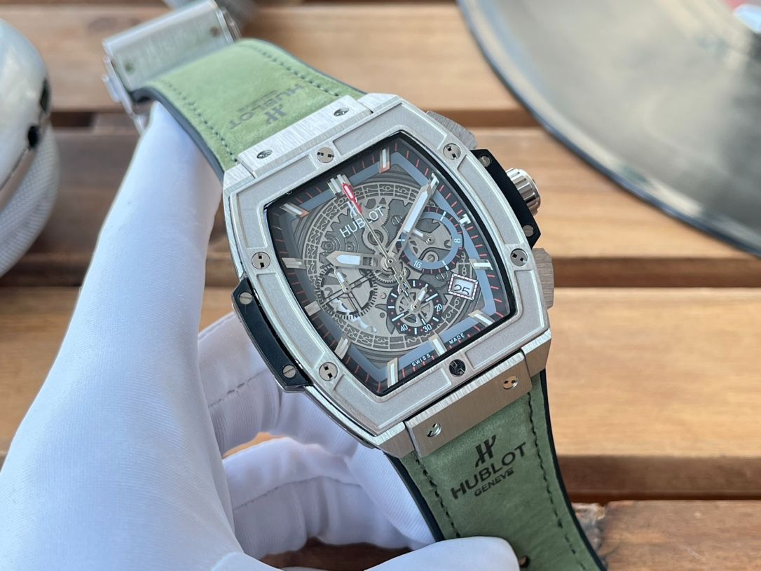 新品 HUBLOT腕時計 未使用 |本日限定特価|新品未使用