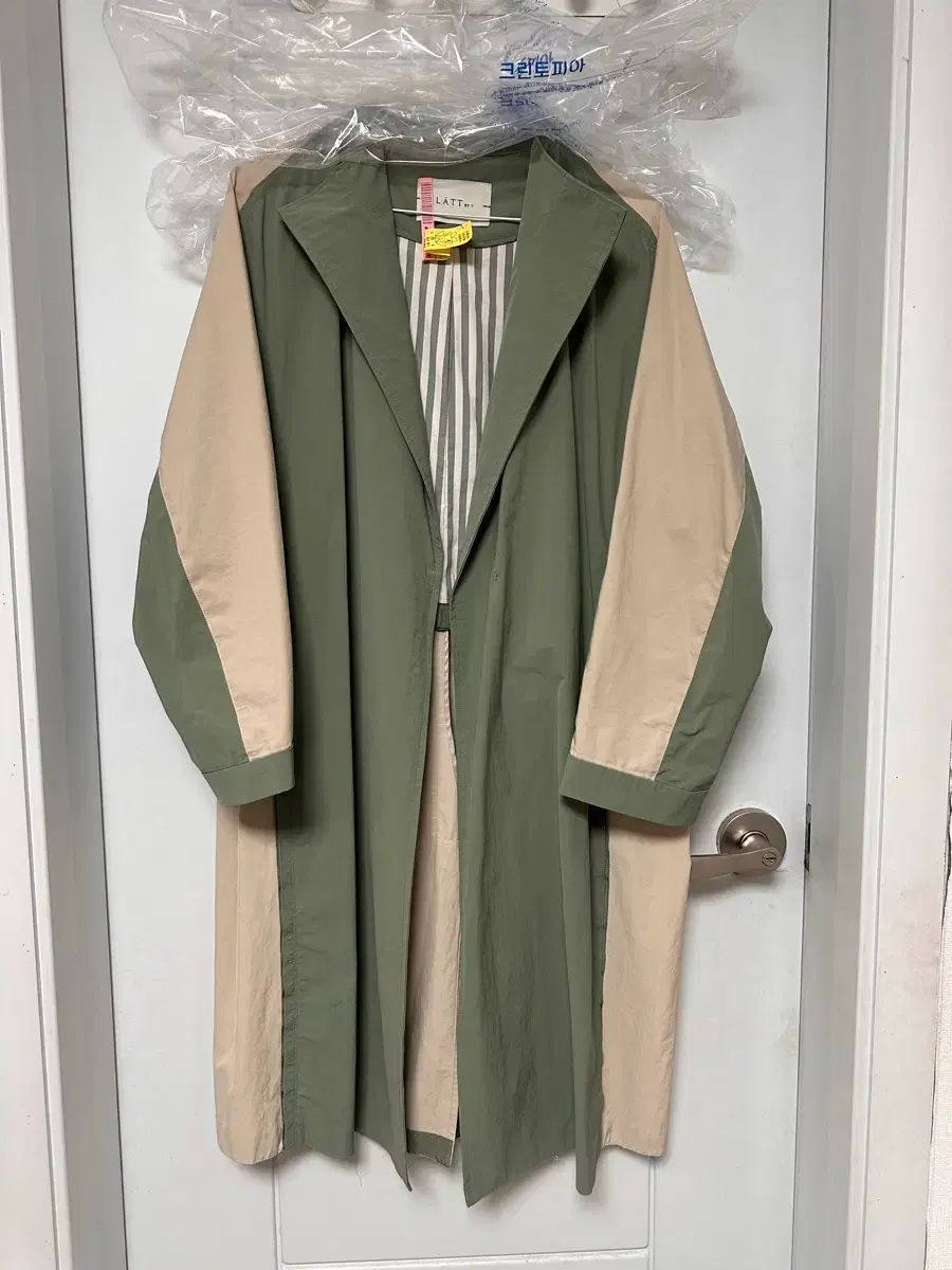 LATT BY T バイカラートレンチコート ドラ イージー今 찾아왔어요 F