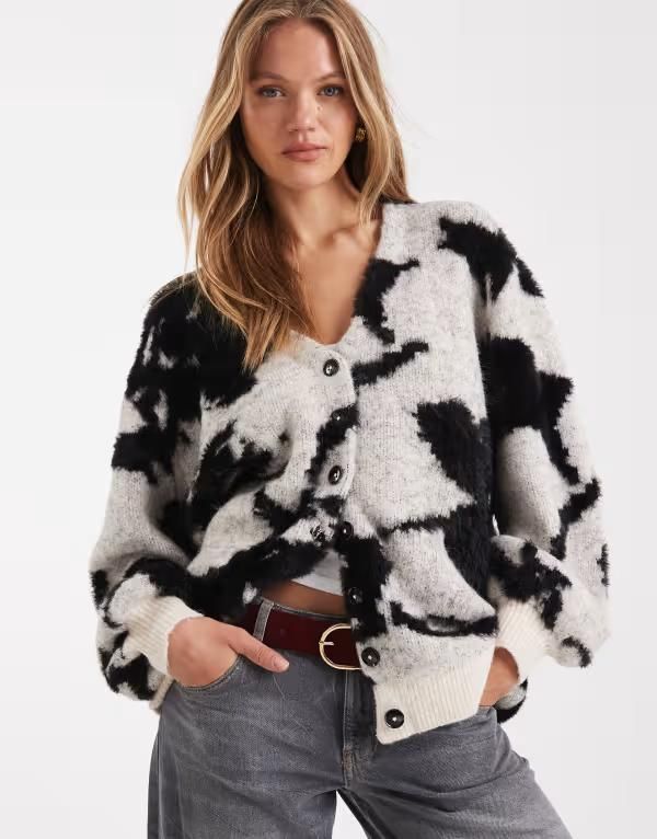 エイソス レディース アウター カーディガン フラワー柄 フラワー ASOS DESIGN brushed floral boyfriend cardigan Black ブラック