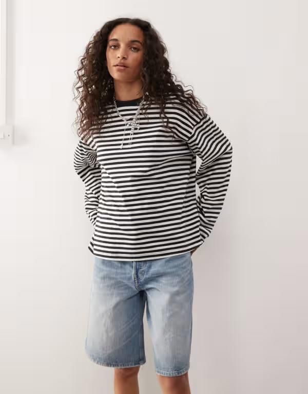 モンキ レディース トップス Tシャツ Monki oversized long sleeve Tshirt with side slits and white stripe Black and white ホワイト