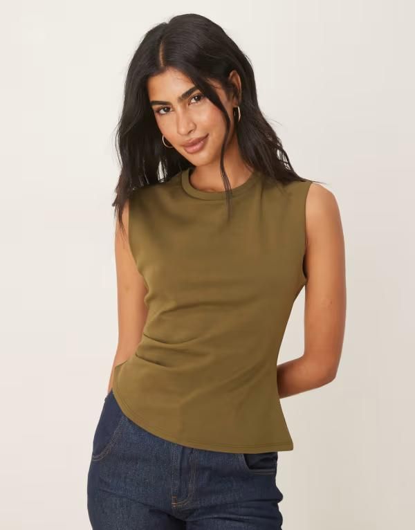 エイソス レディース トップス Tシャツ アシンメトリー ASOS DESIGN waist detail asymmetric sharp shoulders tee in olive OLIVE オリーブ