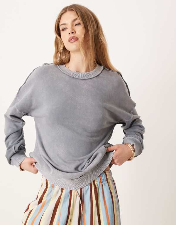 エイソス レディース アウター パーカー・スウェット スウェット シャツ ASOS DESIGN exposed seams brushback twist back sweatshirt in washed Washed blue ブルー