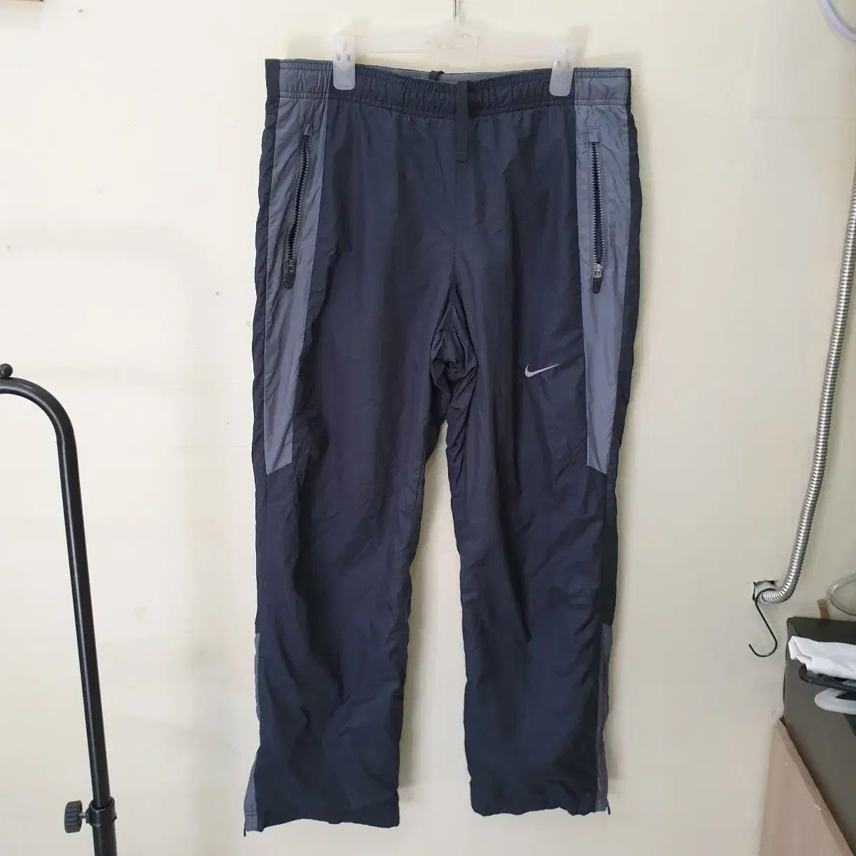 M NIKE STORM-FIT トラックパンツ