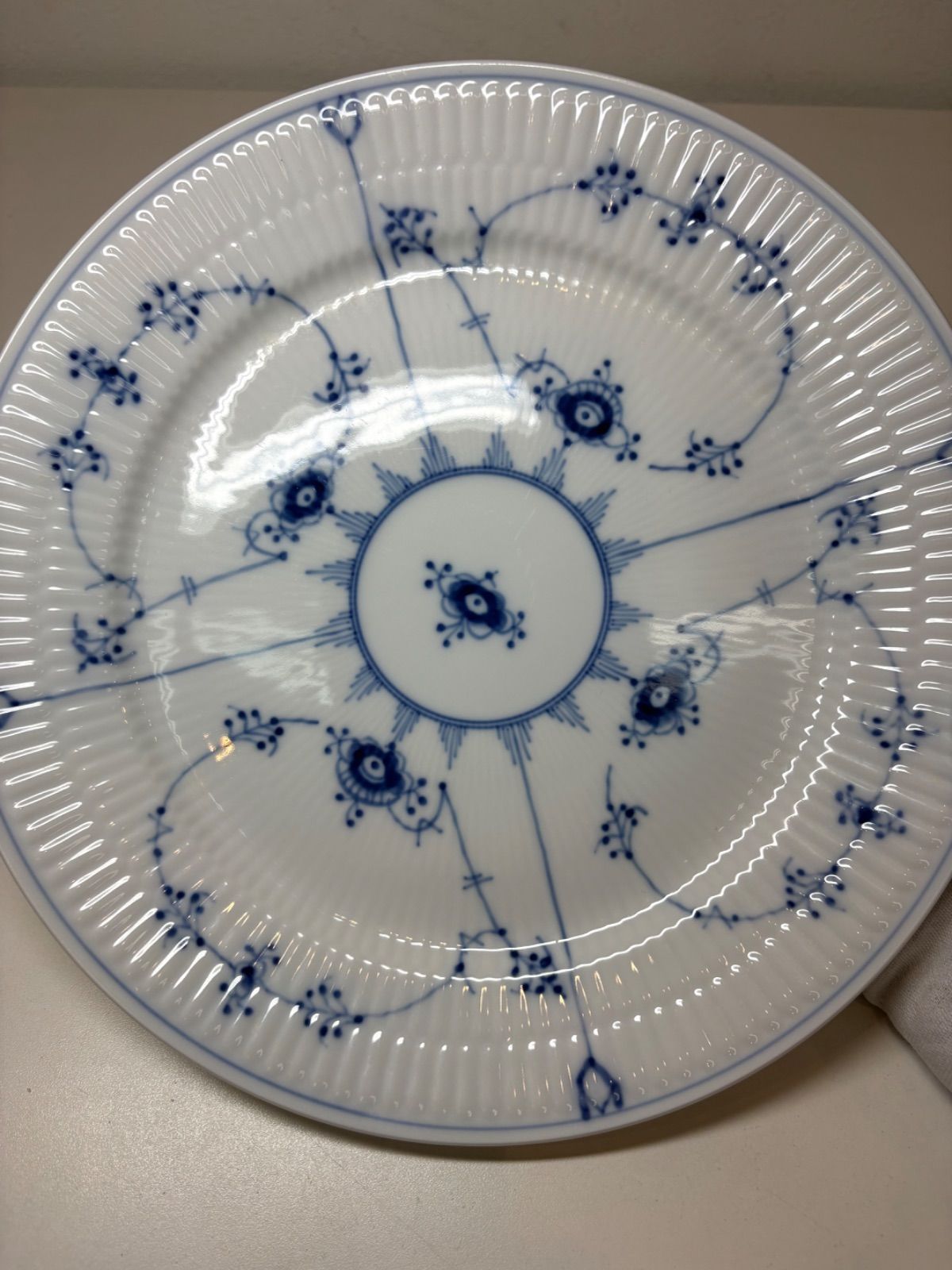 あるロイヤルコペンハーゲン　Royal Copenhagen ブルーフルーテッド プレイン