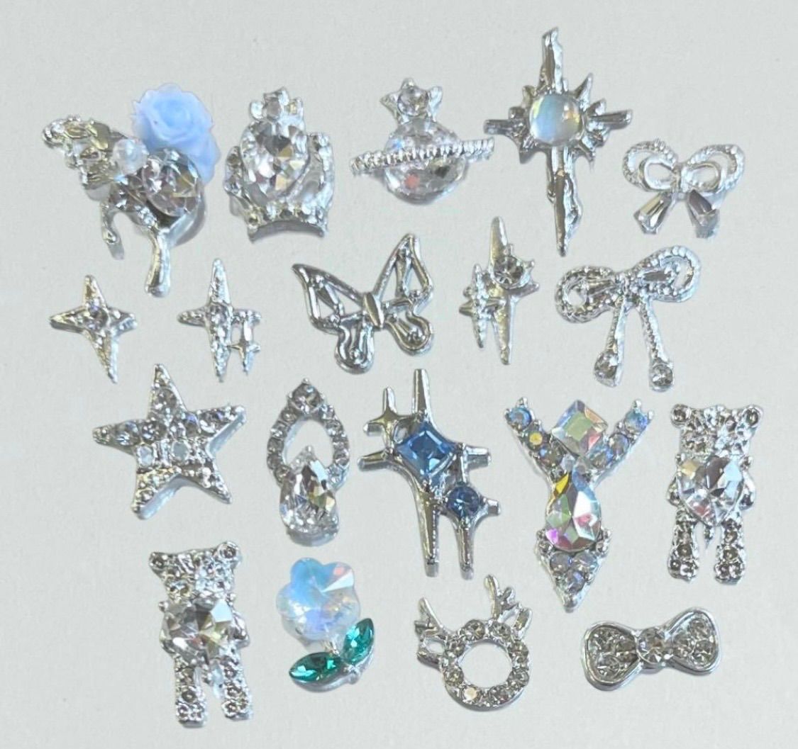 No.798 ネイルパーツ デコパーツ まとめ売り - メルカリ