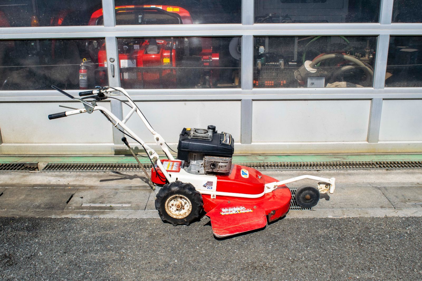 ☆家庭菜園☆クボタ　 GC602　 草刈り機 　ウイングモア 自走式草刈機 ジャンク 埼玉発 クボタ ウィングモア GC-Q60 2.2馬力 刈幅 300mm