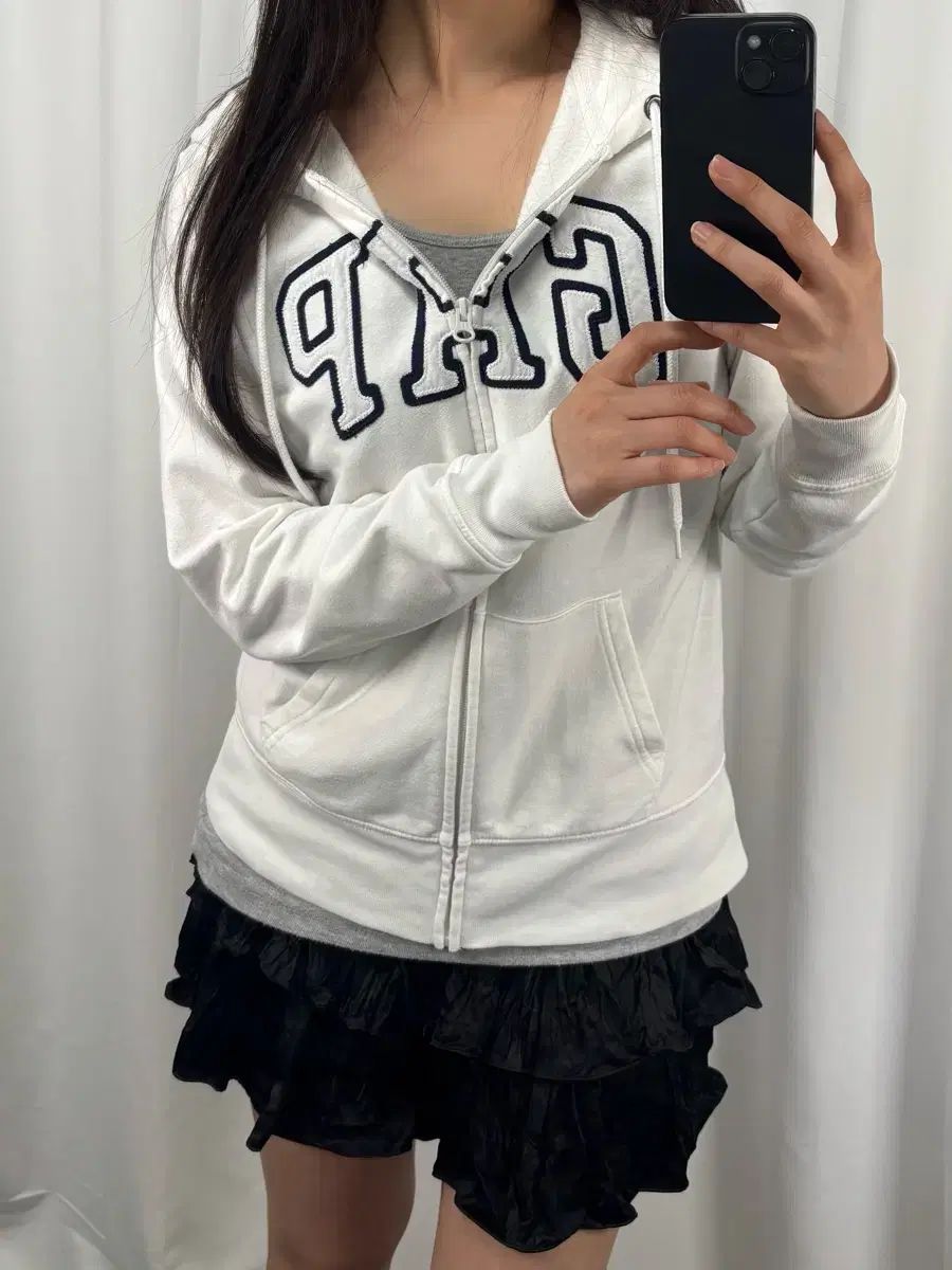 ギャップ ビックロゴ 白 フードジップアップ