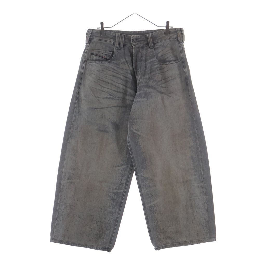 DIESEL (ディーゼル) 25AW 1997 D-ENIM-M-FSI2 ロゴレザーパッチ ブリーチ コーティング加工 ボタンフライ ワイドデニムパンツ グレー 09P24 17,622円