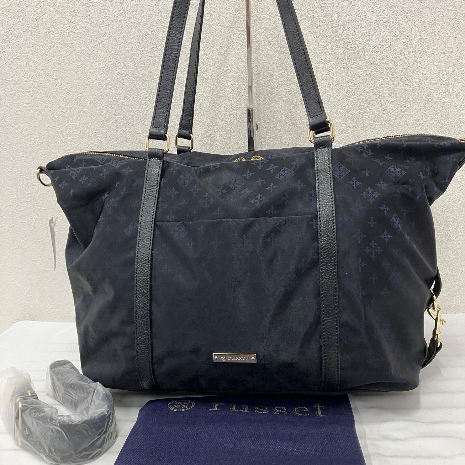 Y3393　良品　russet　ラシット　ボストンバッグ　2way　 旅行　大容量　モノグラム　総柄　黒　紺　 ブラック×ネイビー系　ナイロン　レザー　 保存袋付き　タグ有り　レディース