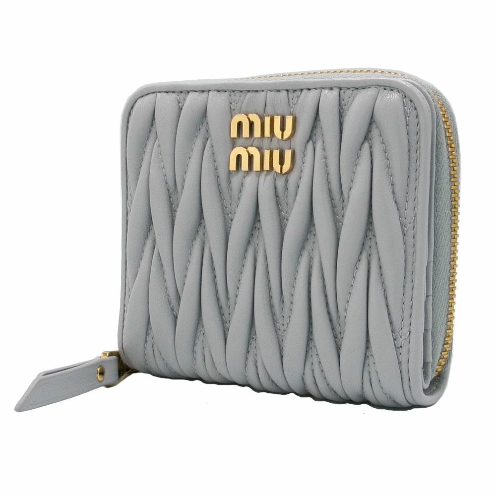 【新品】ミュウミュウ 財布 二つ折り財布 MIU MIU マトラッセ レザー ロゴ スモール ウォレット 5ML522 MATELASSE'MIU FIORDALISO (ライトグレー系)アウトレット レディース 送料無料