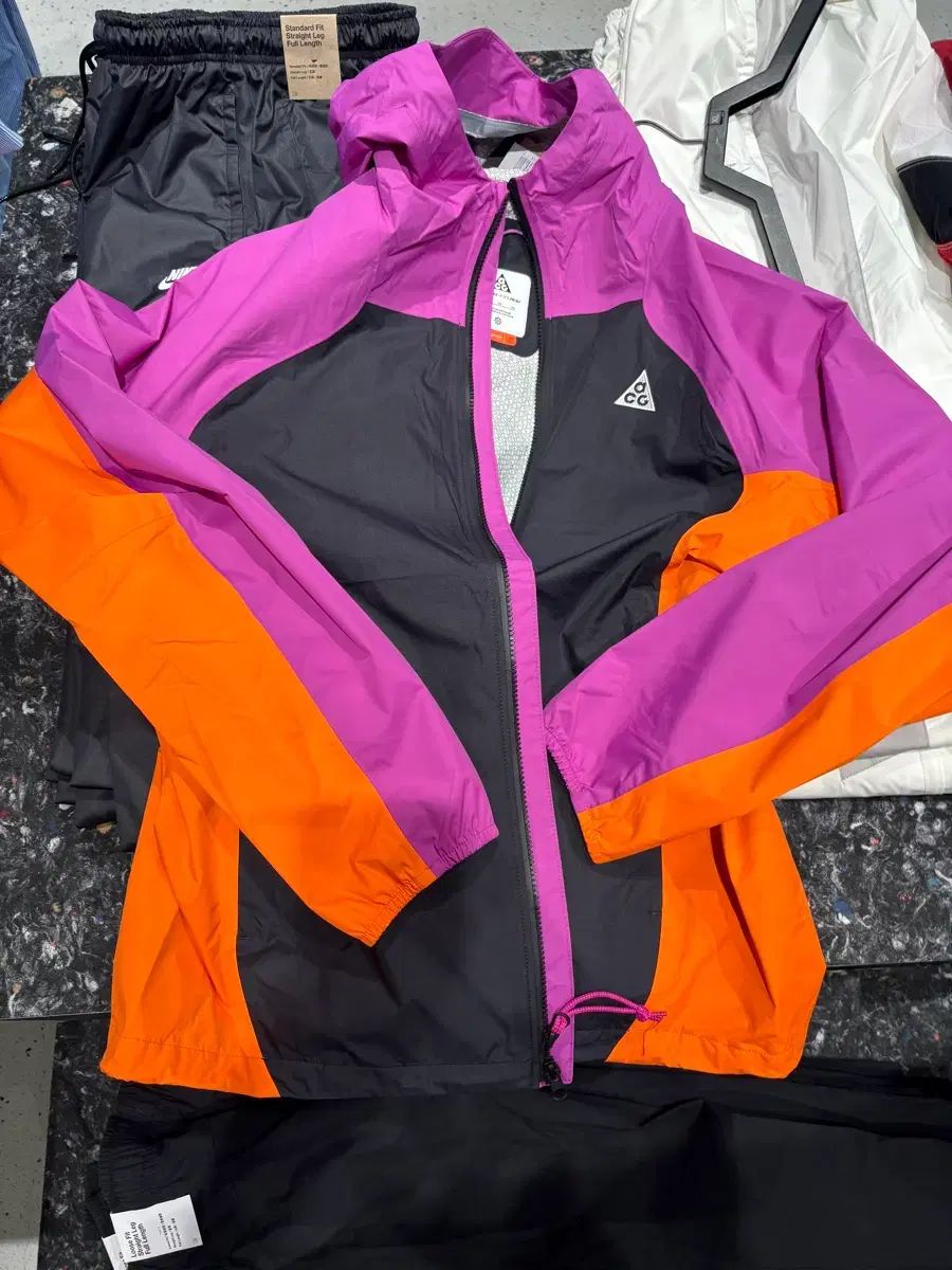 新作 NIKE パープル ACG 판타즈마 STORM-FIT ウィンドブレーカー 出品