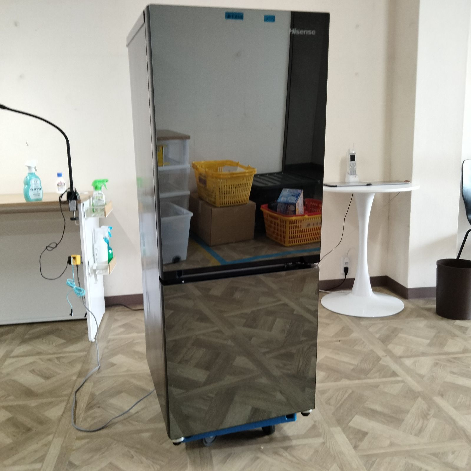 キッチン家電 Hisense ノンフロン冷凍冷蔵庫 HR-G1501EM