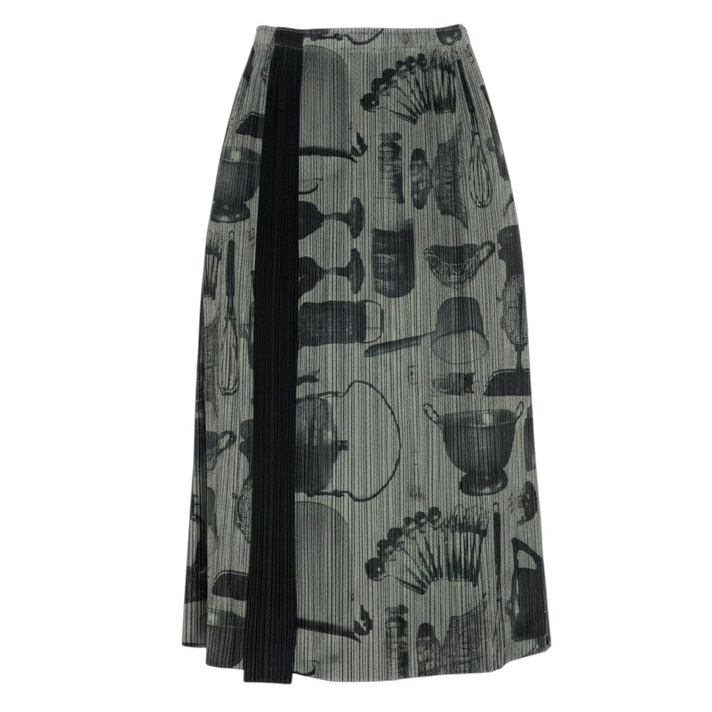 Ae14 【美品】 PLEATS PLEASE プリーツプリーズ プリーツスカート ロングスカート 総柄 キッチンツール 調理器プリント PP53-JG585 サイズ3 グレー系 ポリエステル100％ レディース 女性服ta1