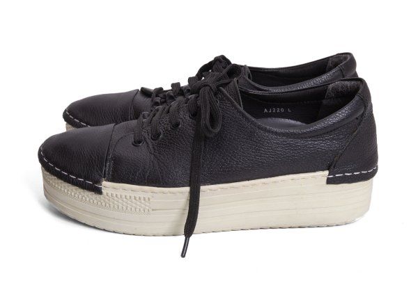 ズッカzucca プラットフォームレザーローカットスニーカー 黒L(24.5位) ズッカzucca プラットフォームレザーローカットスニーカー 黒L(24.5位)