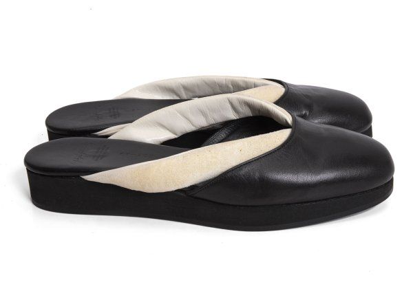 ヨウジヤマモト ファムYohji Yamamoto FEMME スウェード鼻緒デザインフラットサンダル 黒オフ5(23.5cm位)