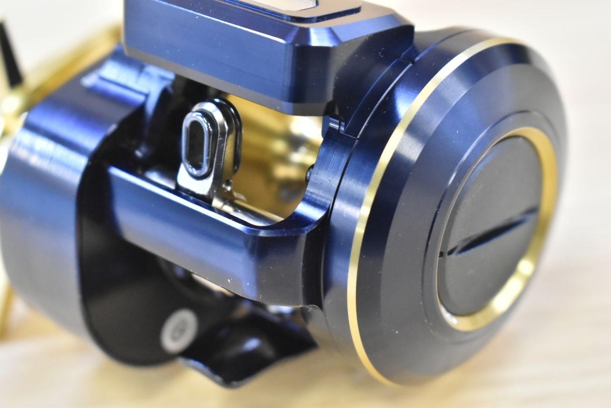 ダイワ 21 ソルティガ IC 300H-SJ ベイトリール DAIWA SALTIGA タチウオ マダイ ブリ ライトジギング 釣り 等に