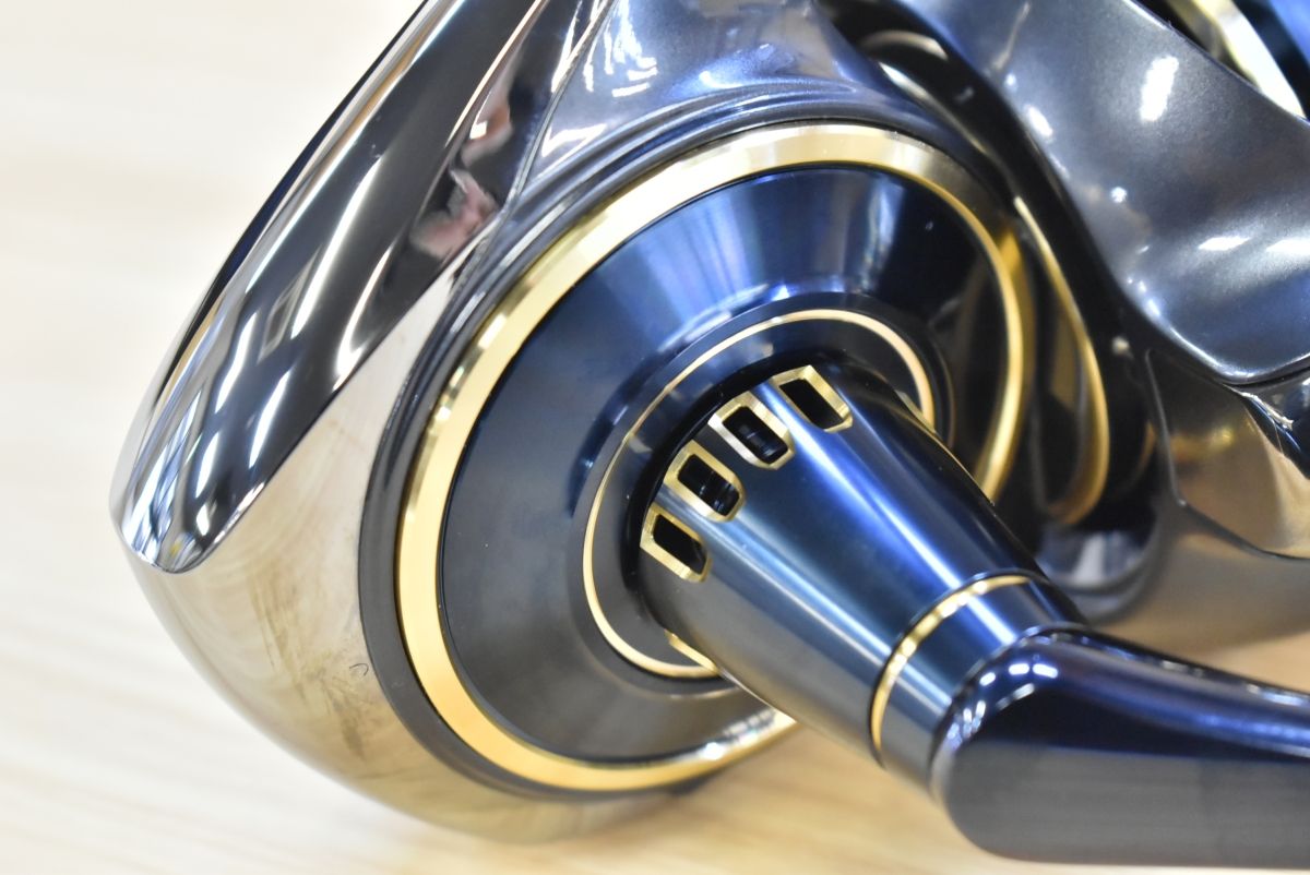 ダイワ 25 ソルティガ 25000-P スピニングリール DAIWA SALTIGA カジキ クロマグロ キャスティング トローリング 釣り 等に