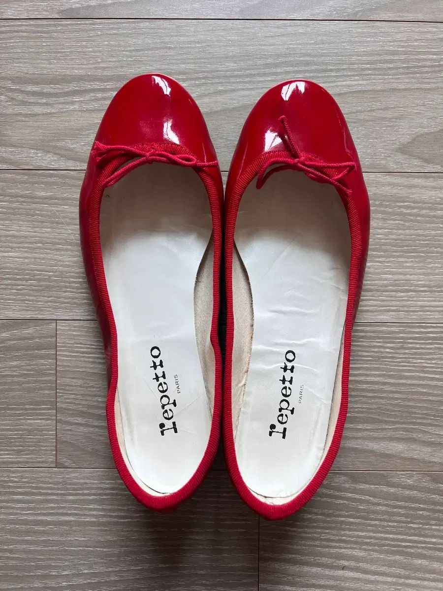 Repetto サン ドゥ リオン レッド