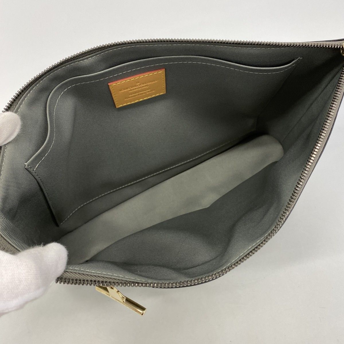 【6ec2086】ルイヴィトン クラッチバッグ モノグラム・チタニウム ポシェットコスモス M63240 グレー【中古】メンズ 【6ec2086】ルイヴィトン クラッチバッグ モノグラム・チタニウム ポシェットコスモス M63240 グレー【中古】メンズ