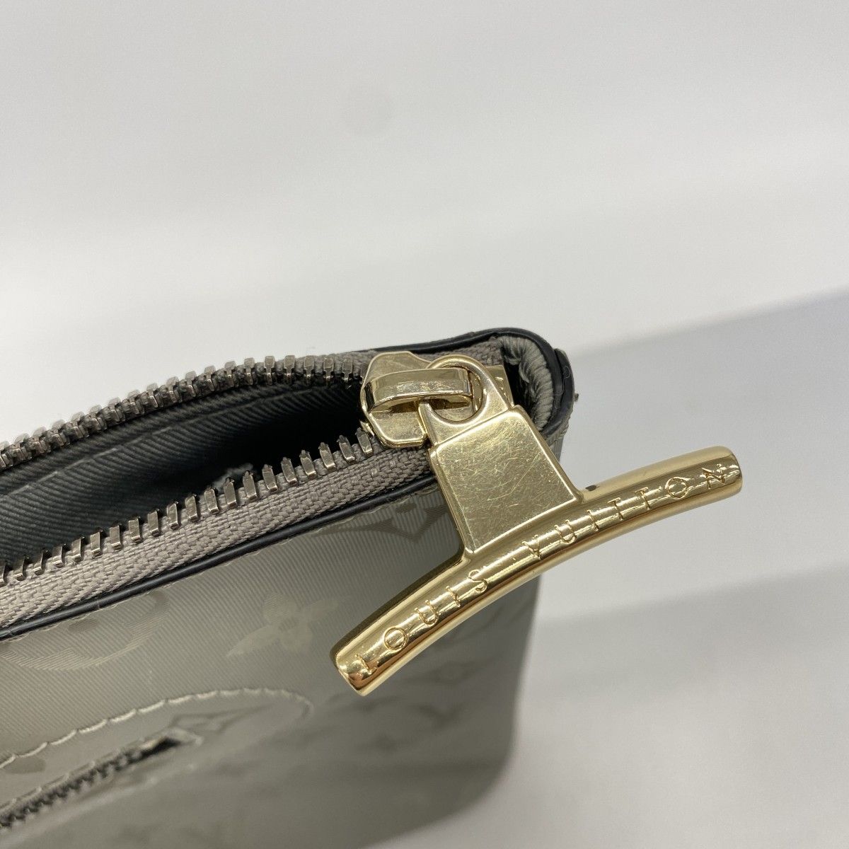 【6ec2086】ルイヴィトン クラッチバッグ モノグラム・チタニウム ポシェットコスモス M63240 グレー【中古】メンズ 【6ec2086】ルイヴィトン クラッチバッグ モノグラム・チタニウム ポシェットコスモス M63240 グレー【中古】メンズ