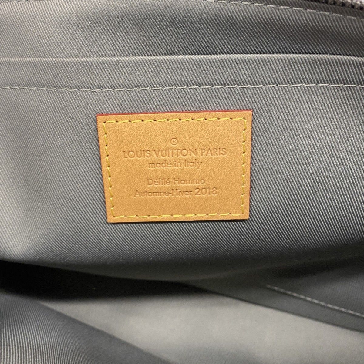 【6ec2086】ルイヴィトン クラッチバッグ モノグラム・チタニウム ポシェットコスモス M63240 グレー【中古】メンズ 【6ec2086】ルイヴィトン クラッチバッグ モノグラム・チタニウム ポシェットコスモス M63240 グレー【中古】メンズ