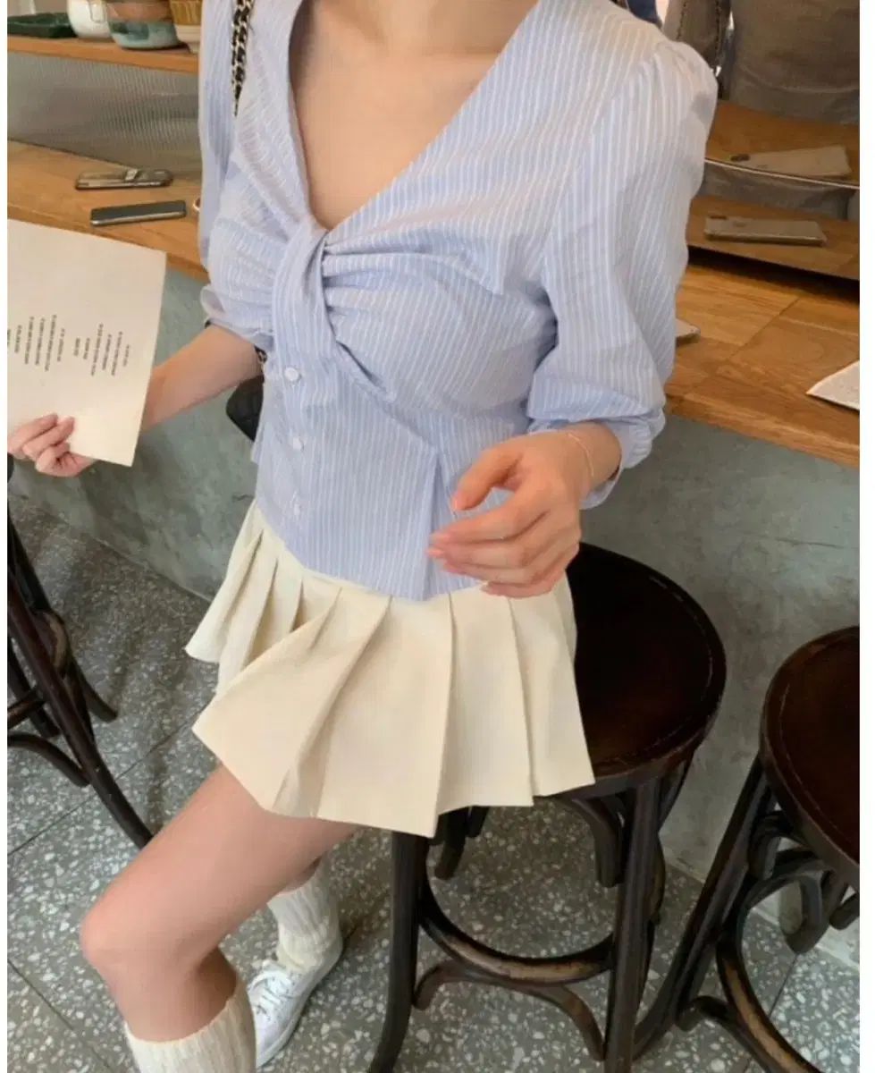 ソバーショップ LYNN ブラウス 新品