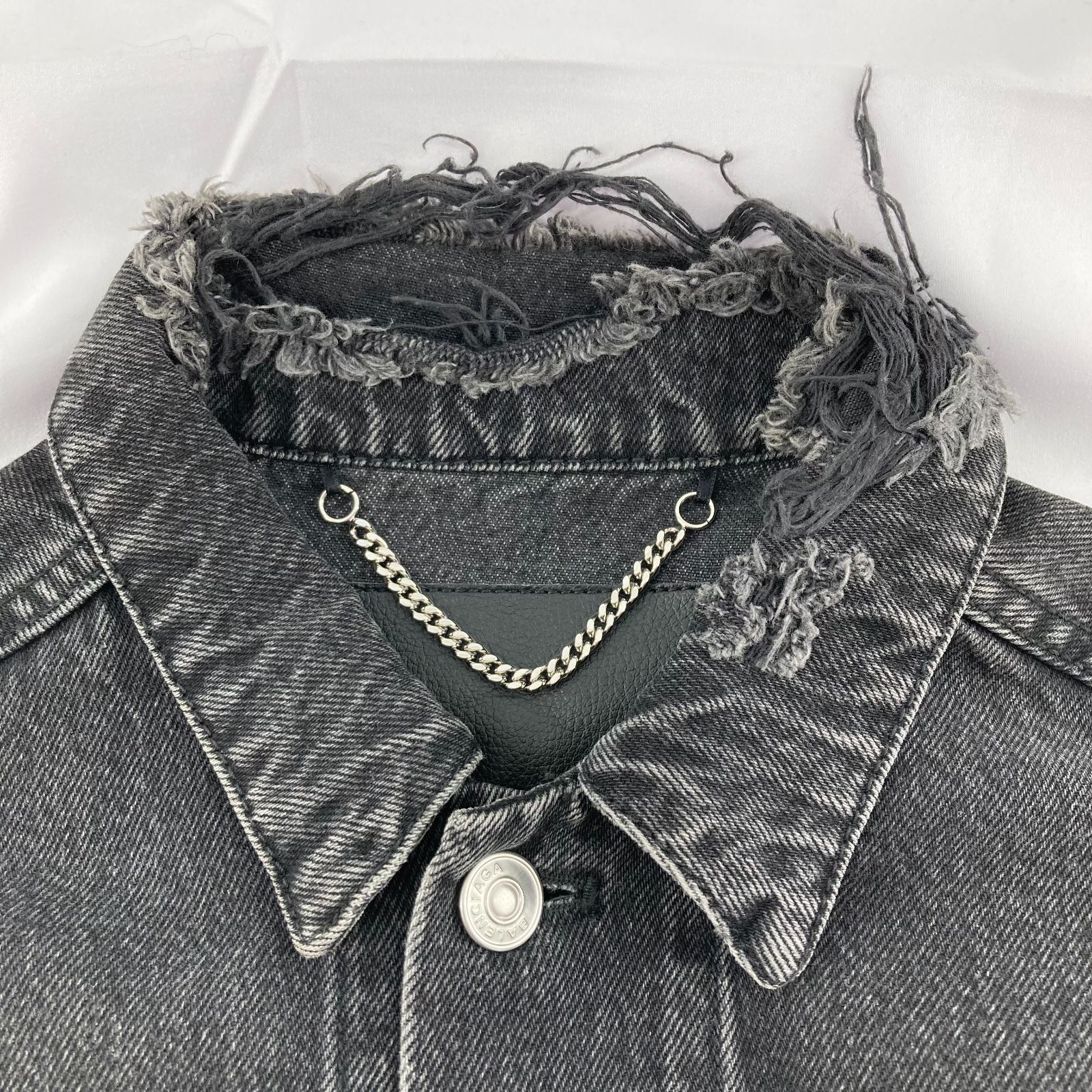 BALENCIAGA(バレンシアガ) 18SS シンンナーズ バック刺繍 489847