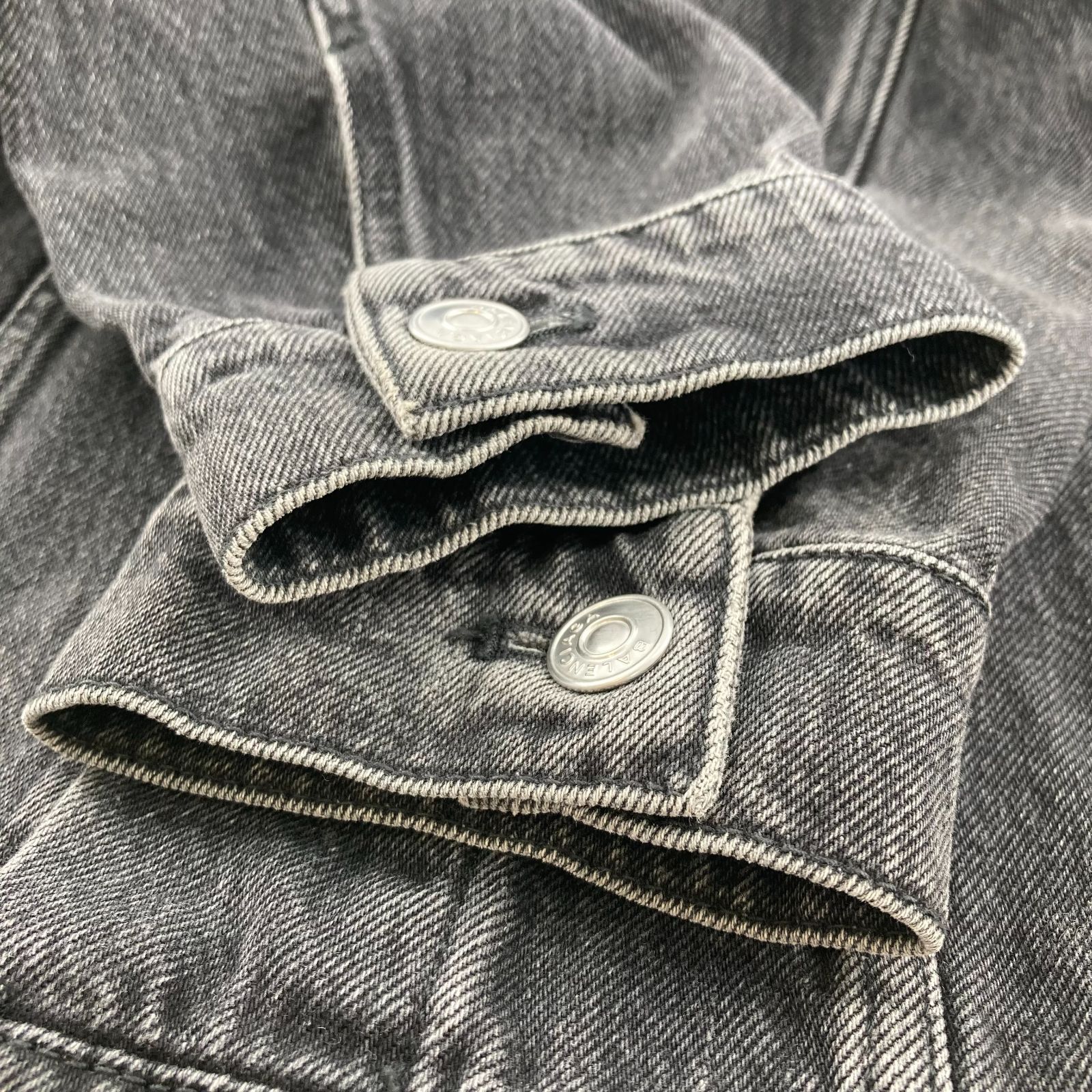 BALENCIAGA(バレンシアガ) 18SS シンンナーズ バック刺繍 489847