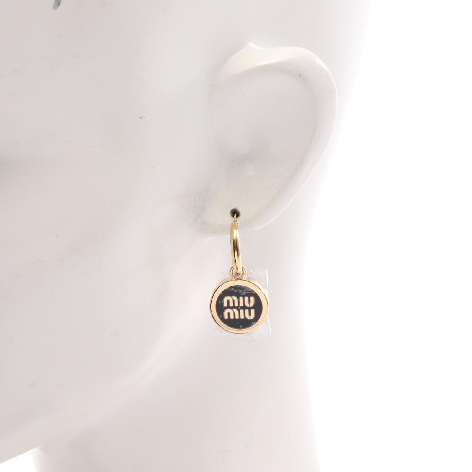 Miu Miu ミュウ ミュウ エナメルメタル 3点セット ピアス Miu Miu ミュウ ミュウ エナメルメタル 3点セット ピアス