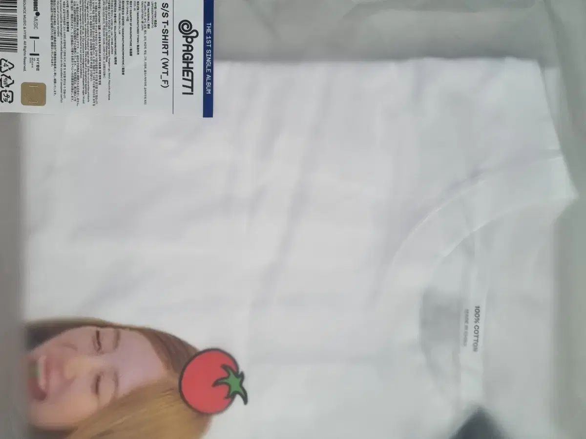 LE SSERAFIM (ルセラフィム・ルセラ) リー SAERA Tシャツ カズハ (KAZUHA・中村 一葉)