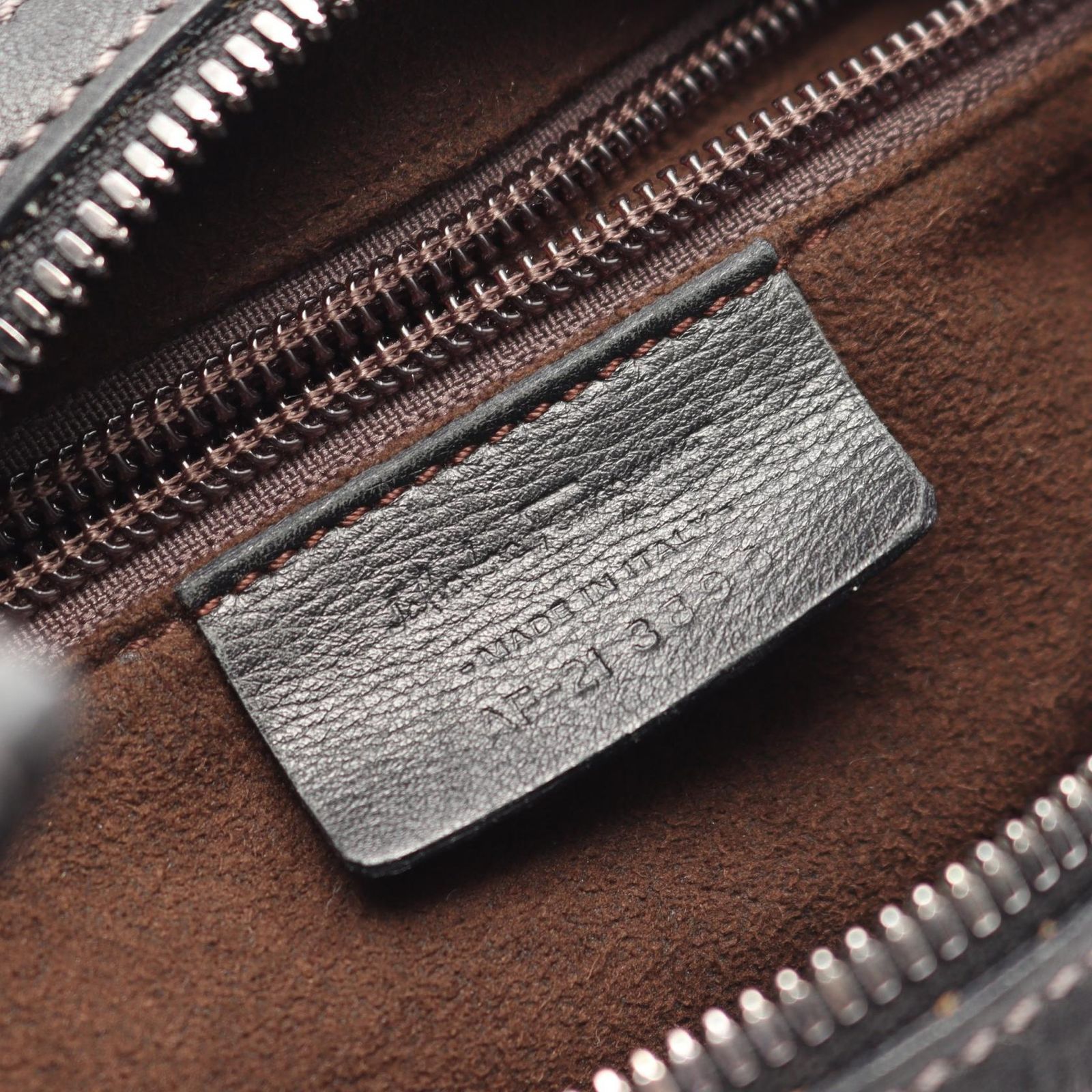 Salvatore Ferragamo サルヴァトーレフェラガモ ガンチーニ ショルダー 