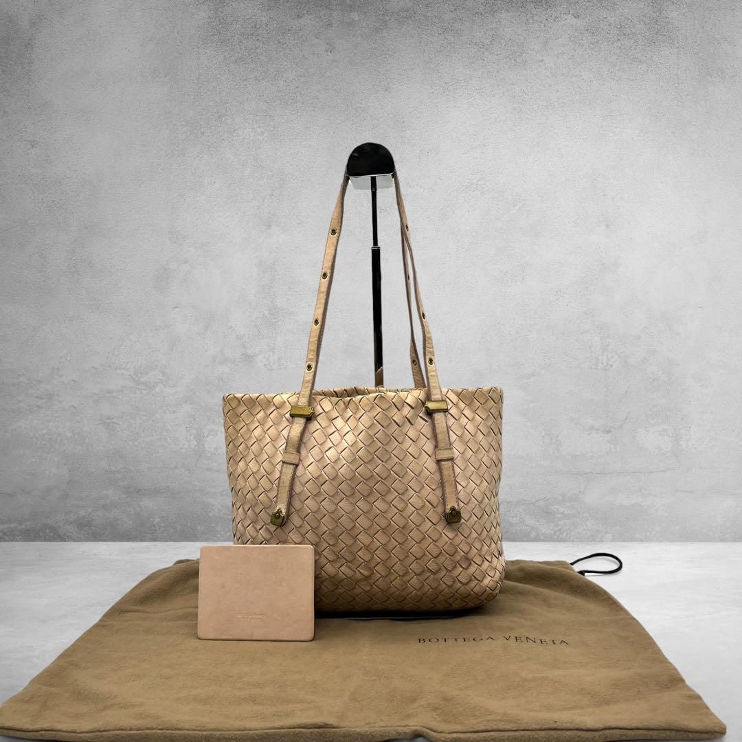 BOTTEGA VENETA 編み込みレザーハンドバッグ　鏡付き BOTTEGA VENETA 編み込みレザーハンドバッグ 鏡付き 【公式通販】