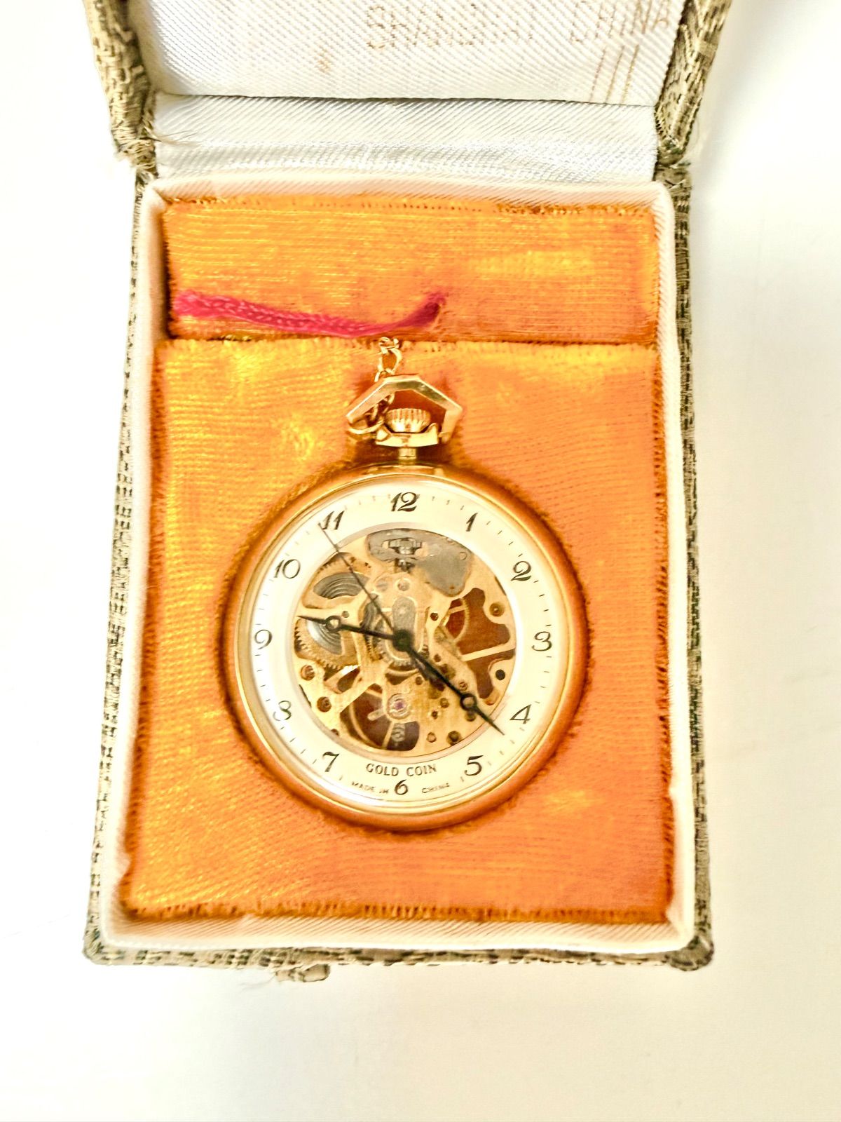 新入荷商品 懐中時計・スケルトン・動作確認・ゴールド色。