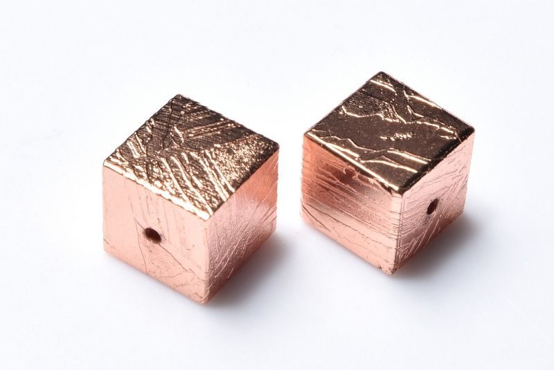 高品質◇粒売り アルタイ隕石(メテオライト)　10x10mm　ピンクゴールドコーティング キューブ ビーズ 1個売り パワーストーン 天然石 _PRG2519-10