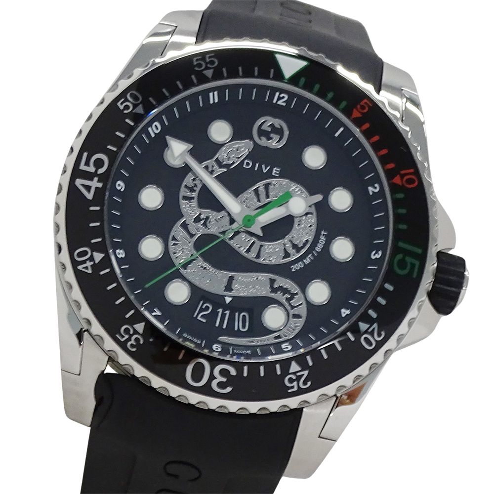 グッチ GUCCI 時計 メンズ ブランド ダイブ スネーク デイト クオーツ QZ ステンレス SS ラバー 136.2 YA136217 蛇 ブラック 磨き済み 【中古】