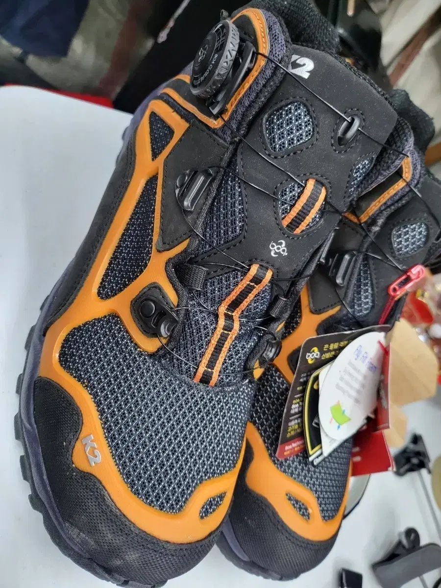K2 登山靴 ブラック/オレンジ ダイアル型