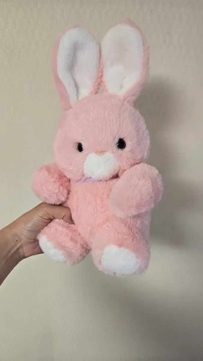 ピンクうさぎのぬいぐるみ