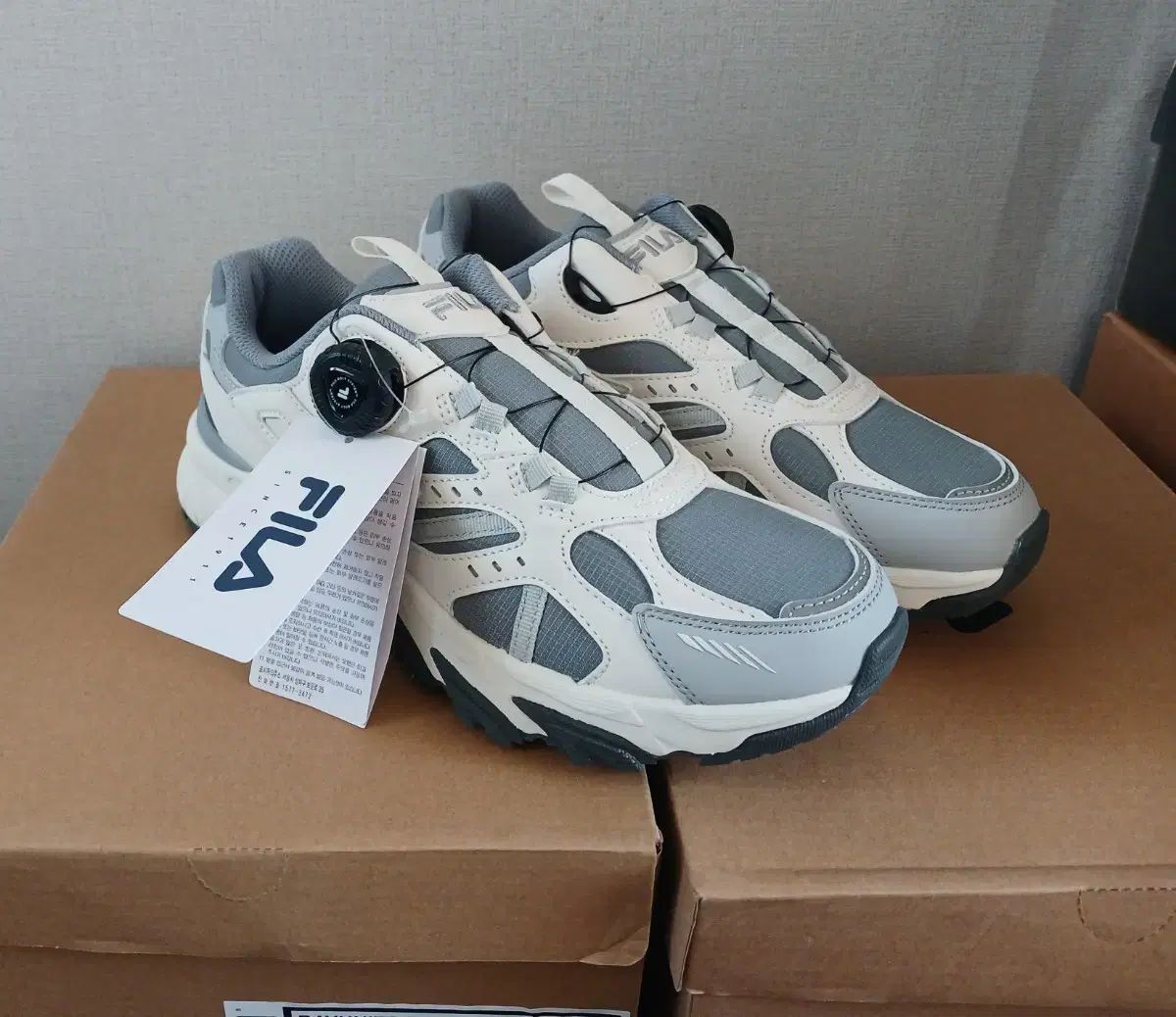 新品 FILA フィラ ダイアル トレッキングシューズ (250)