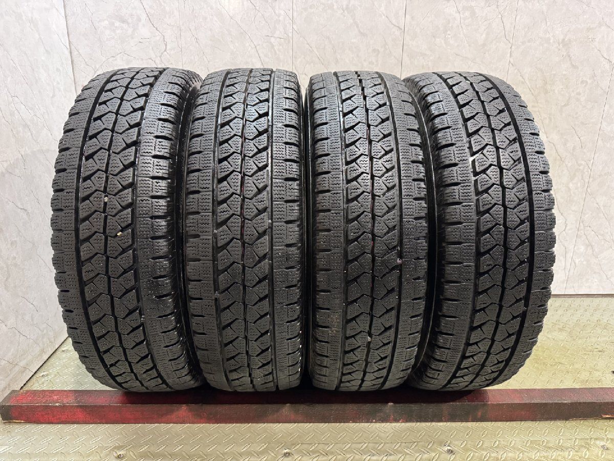 BS BLIZZAK W979 215/70R15 107/105L LT 15インチ ライトトラック用 スタッドレス 4本 22年製 バリ溝 ハイエース レジアス等　(KTR046)