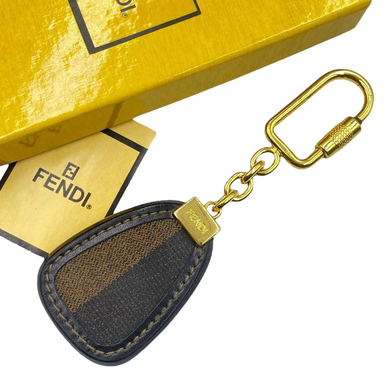 未使用品 FENDI フェンディ キーホルダー キーリング レザー ブラウン 箱付き