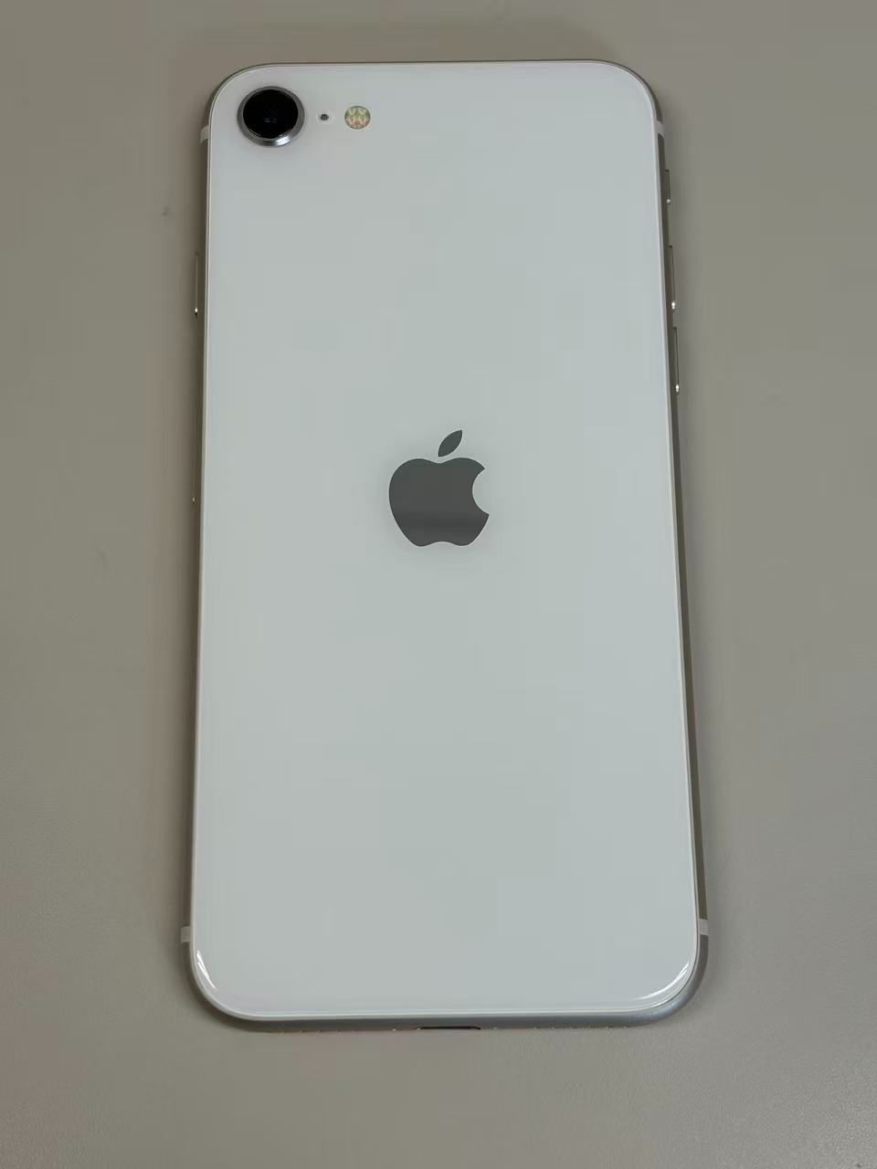 極美品 電池96%SIMフリー iPhone SE(第３世代) 64GB