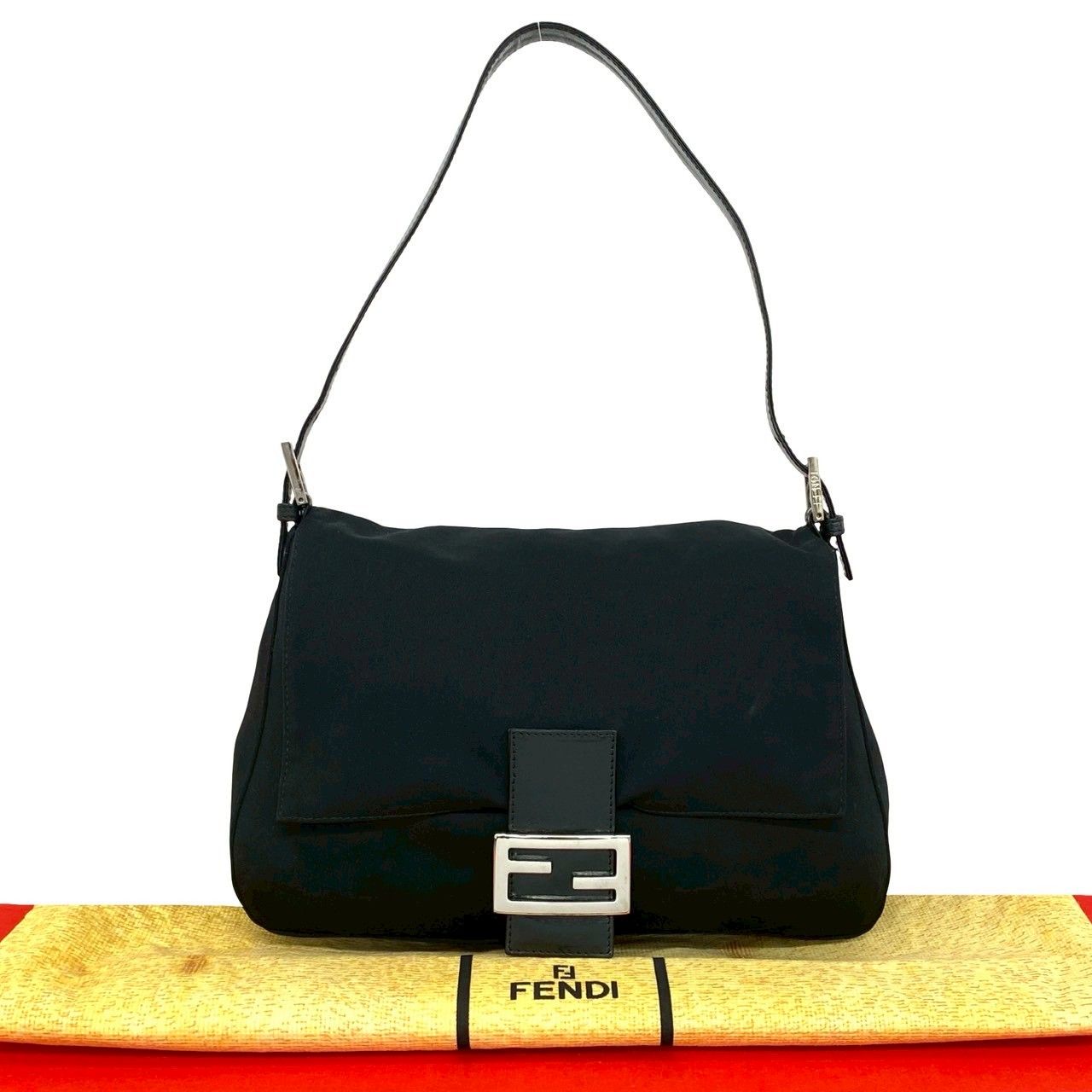 極 美品 袋付 FENDI フェンディ マンマバケット FF ロゴ 金具