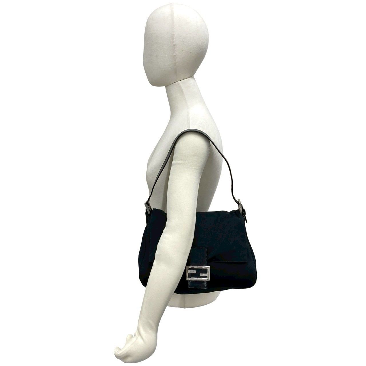 極 美品 袋付 FENDI フェンディ マンマバケット FF ロゴ 金具