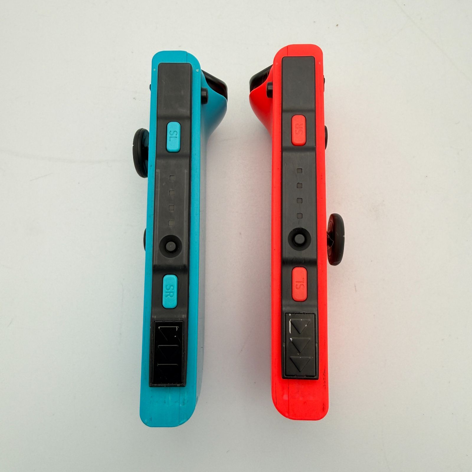 中古・箱、ドック相違】Nintendo Switch 本体 Joy-Con（L）ネオン