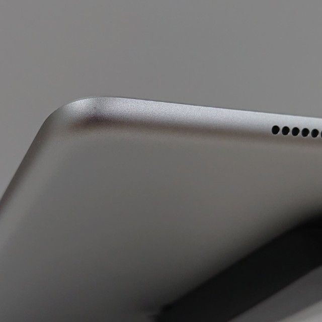 iPad Air 3 Wi-Fi+Cellular 64GB SIMフリー シルバー 送料無料 本体